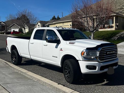 Used 2023 RAM 3500 Limited image 4