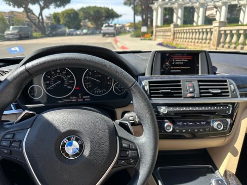 Used 2017 BMW 330i Sedan image 10