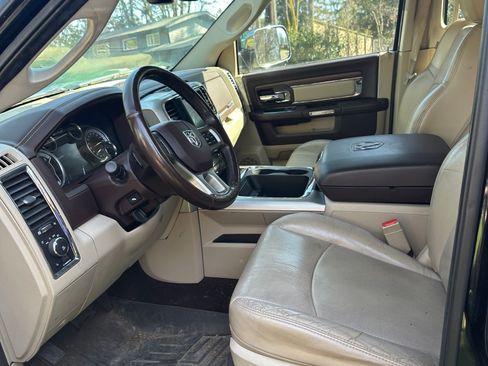 Used 2015 RAM 1500 Laramie w/ Convenience Group image 4