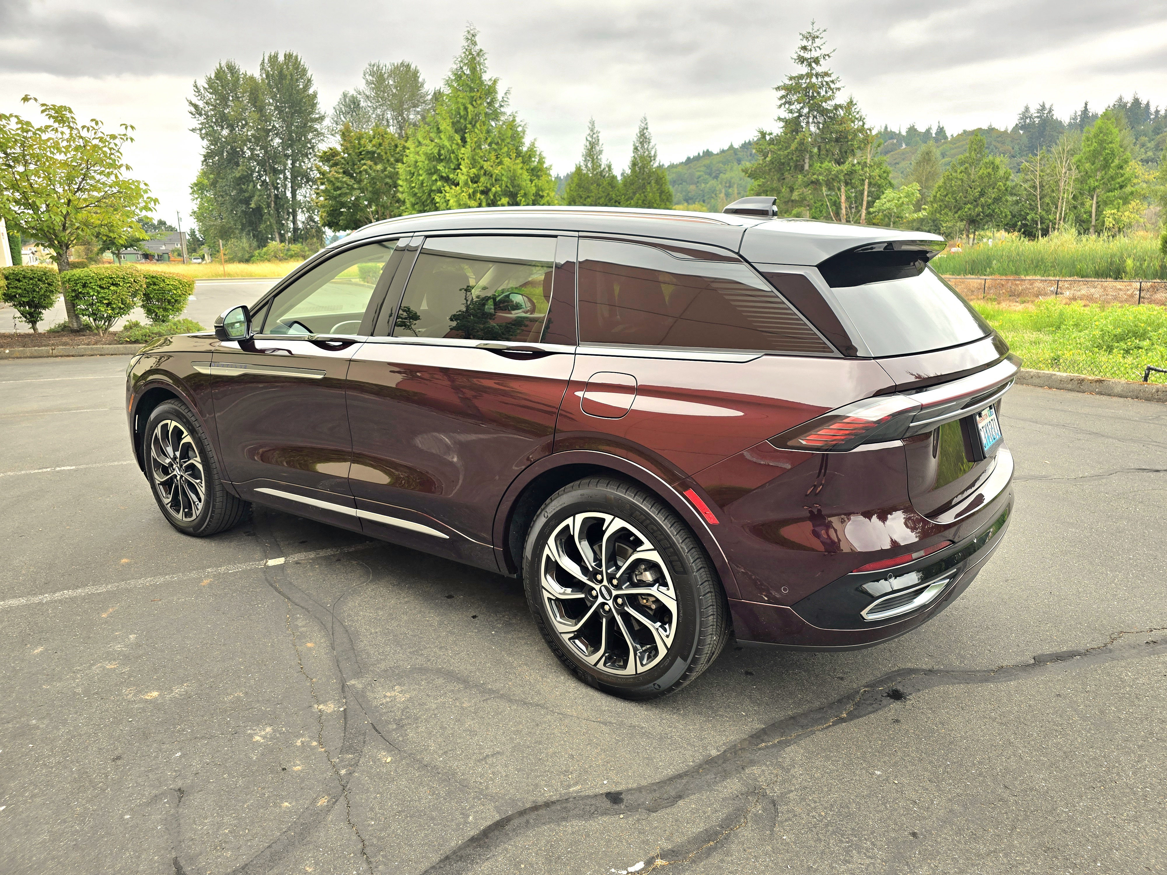 Used 2024 Lincoln Nautilus Reserve w/ Equipment Group 202A AWD/4WD image 4