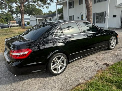 Used 2013 Mercedes-Benz E 350 4MATIC Sedan image 2