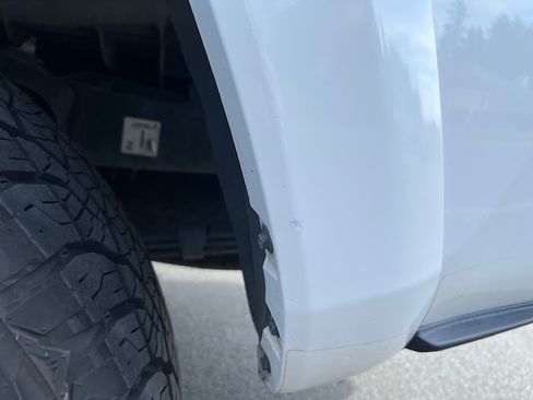 Used 2018 Toyota Tacoma TRD Sport image 28