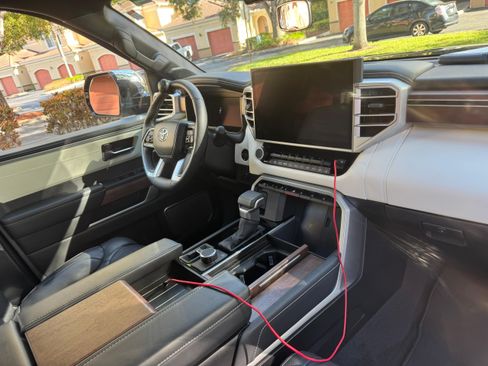 Used 2025 Toyota Sequoia Capstone image 12