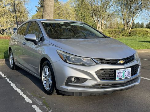 Used 2017 Chevrolet Cruze LT image 1