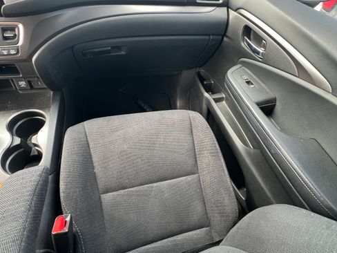 Used 2018 Honda Pilot EX image 9