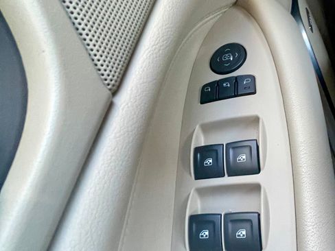 Used 2016 Cadillac Escalade Premium image 28