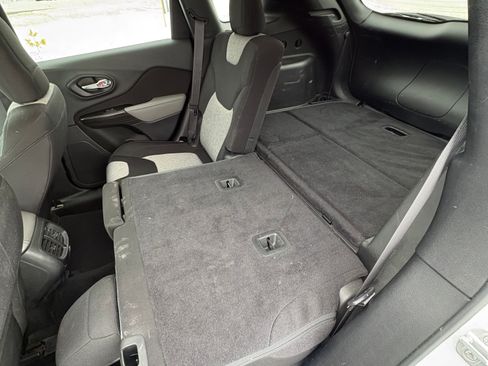 Used 2014 Jeep Cherokee Latitude image 22