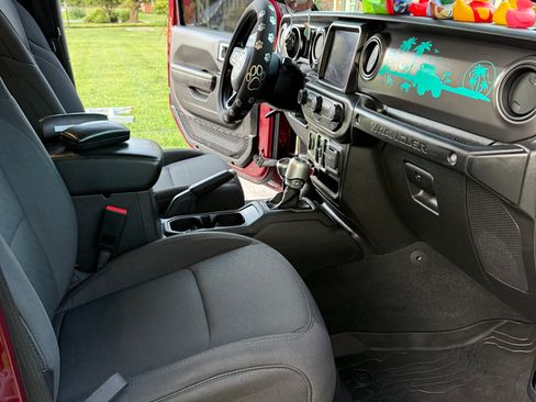 Used 2021 Jeep Wrangler Unlimited Sport AWD/4WD image 8