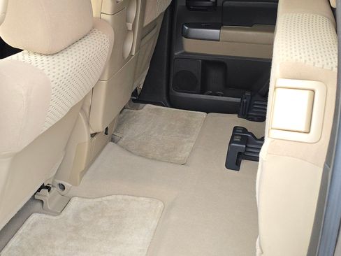 Used 2010 Toyota Tundra 4x4 Double Cab image 10