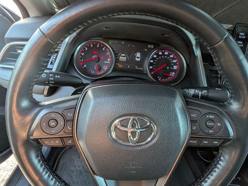 Used 2022 Toyota Camry XSE w/ Navigation Package image 12