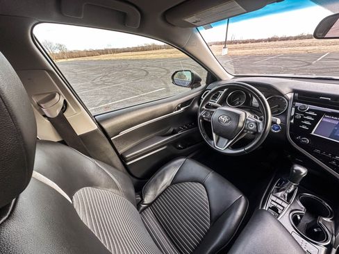 Used 2018 Toyota Camry SE w/ Protection Package (Q2) image 9