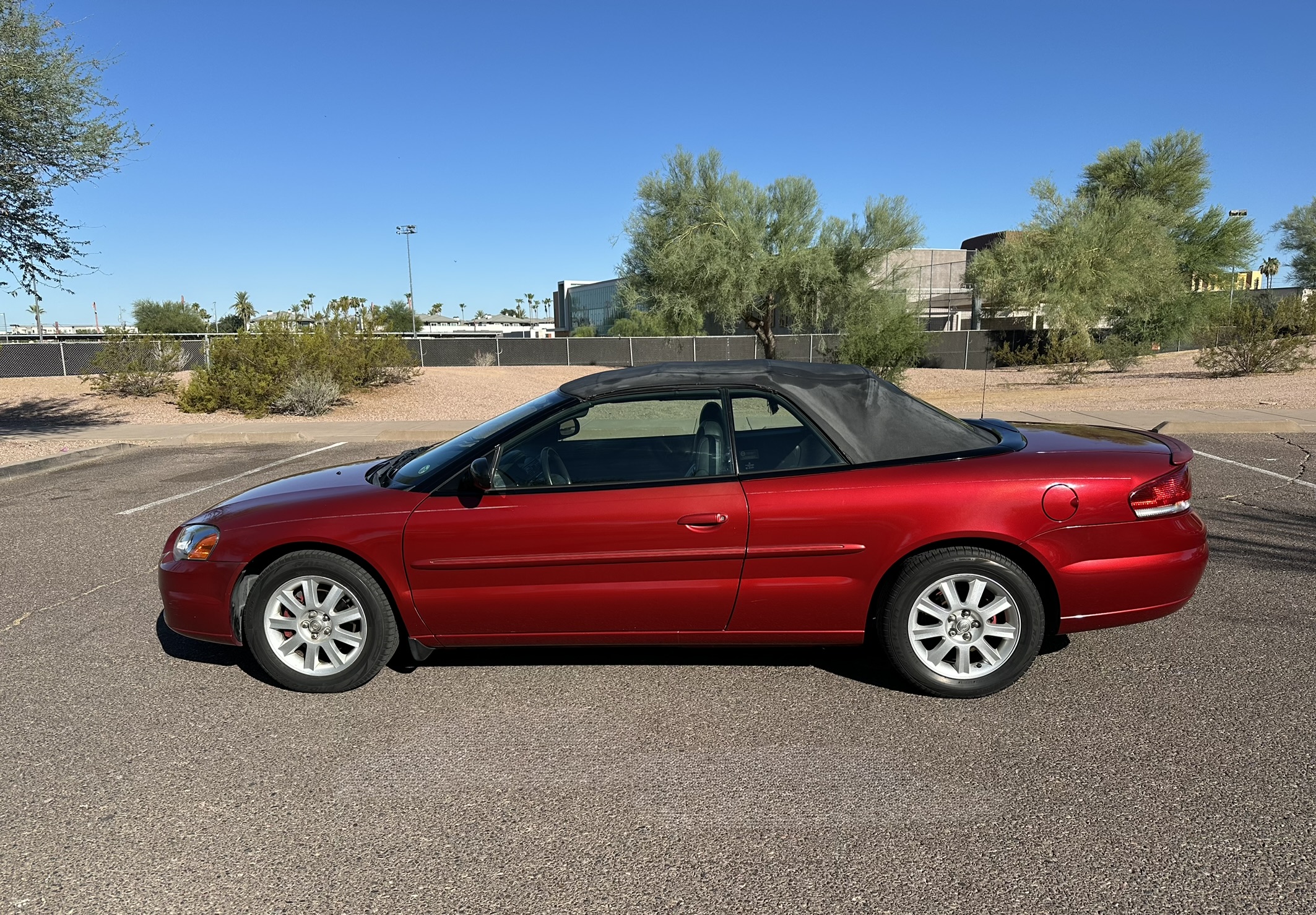Used 2004 Chrysler Sebring GTC FWD image 6