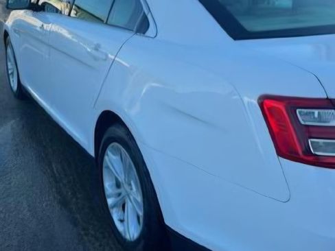 Used 2013 Ford Taurus SEL image 8