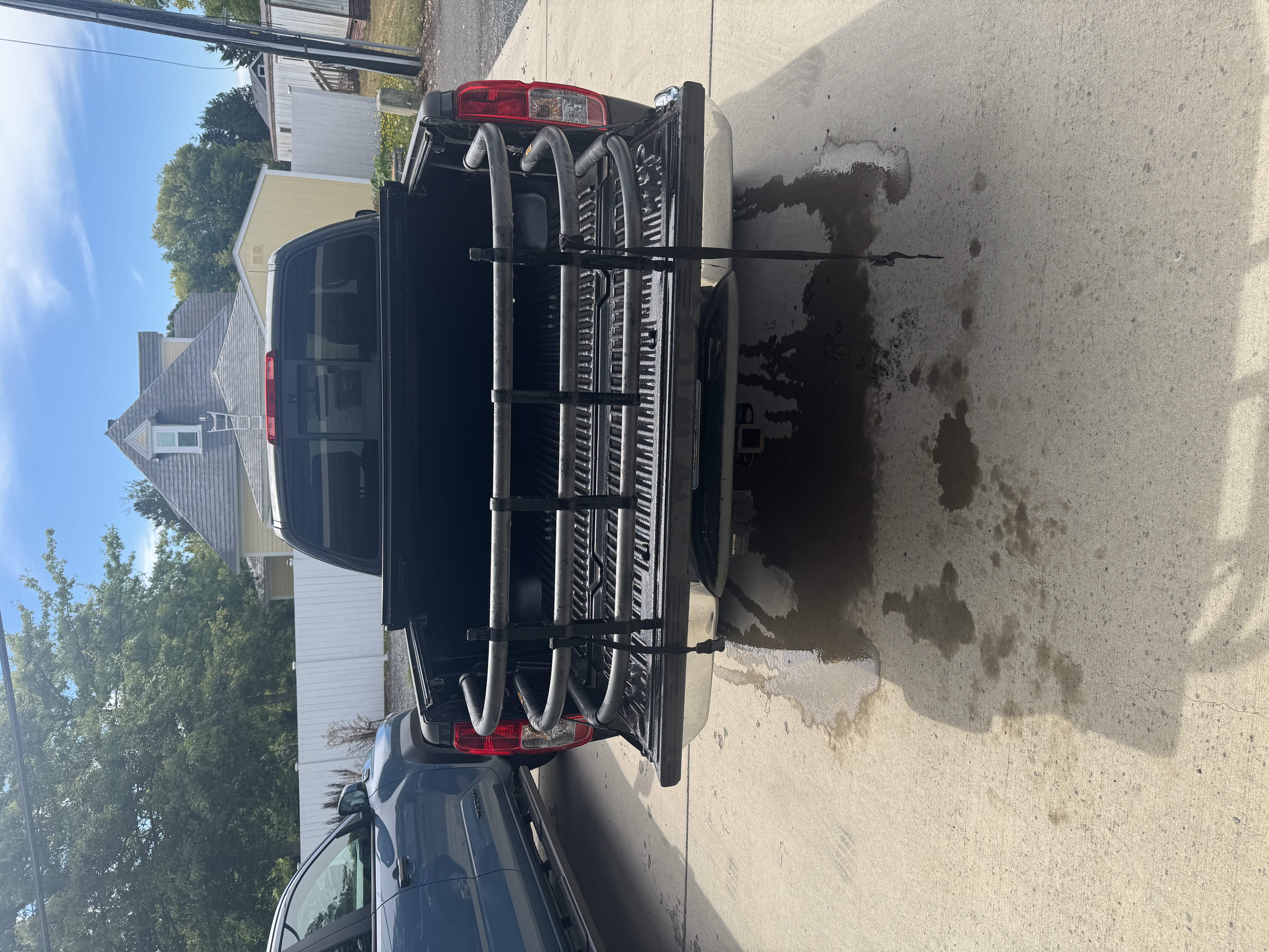 Used 2010 Nissan Frontier SE w/ SE Value Truck Pkg RWD image 5