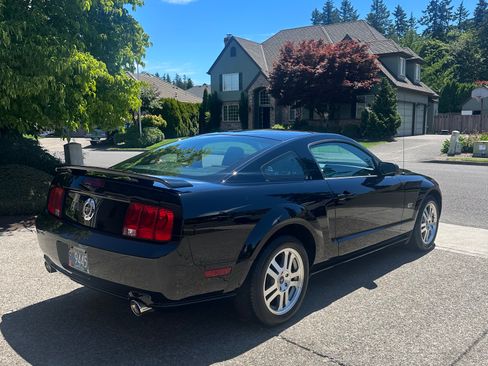 Used 2005 Ford Mustang GT Premium RWD image 4
