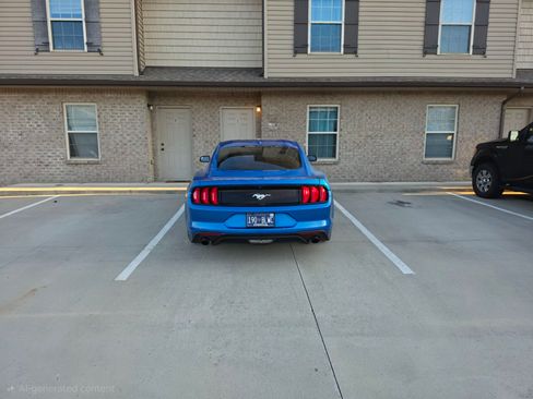 Used 2019 Ford Mustang Coupe image 5