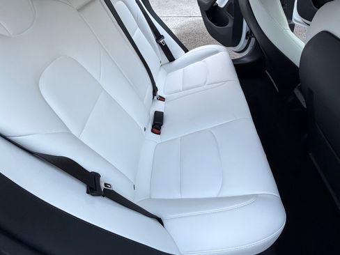 Used 2021 Tesla Model 3 Performance image 14