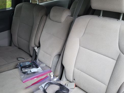 Used 2012 Honda Odyssey EX image 10