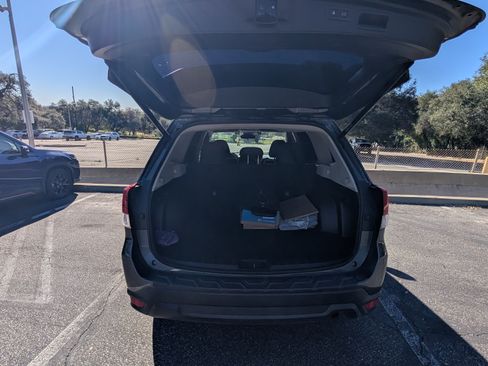 Used 2021 Subaru Forester Premium image 9