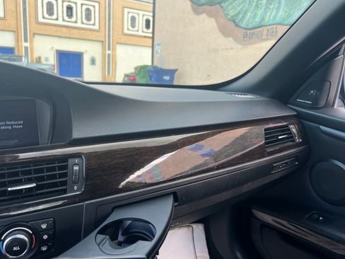 Used 2011 BMW 335i Convertible image 12