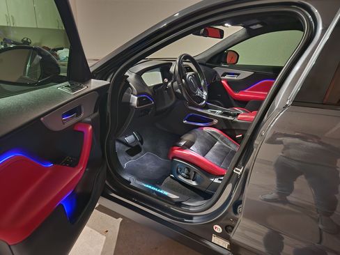 Used 2017 Jaguar F-PACE S image 5