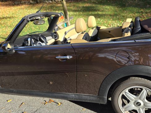 Used 2009 MINI Cooper Convertible image 10