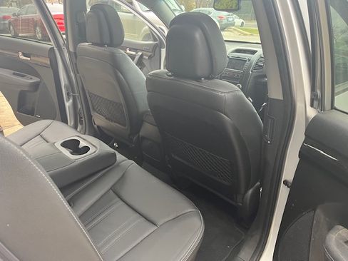 Used 2012 Kia Sorento EX w/ EX V6 Premium Pkg image 13