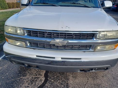 Used 2004 Chevrolet Suburban LT w/ Preferred Equipment Group image 4