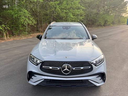 Used 2025 Mercedes-Benz GLC 300 4MATIC image 1