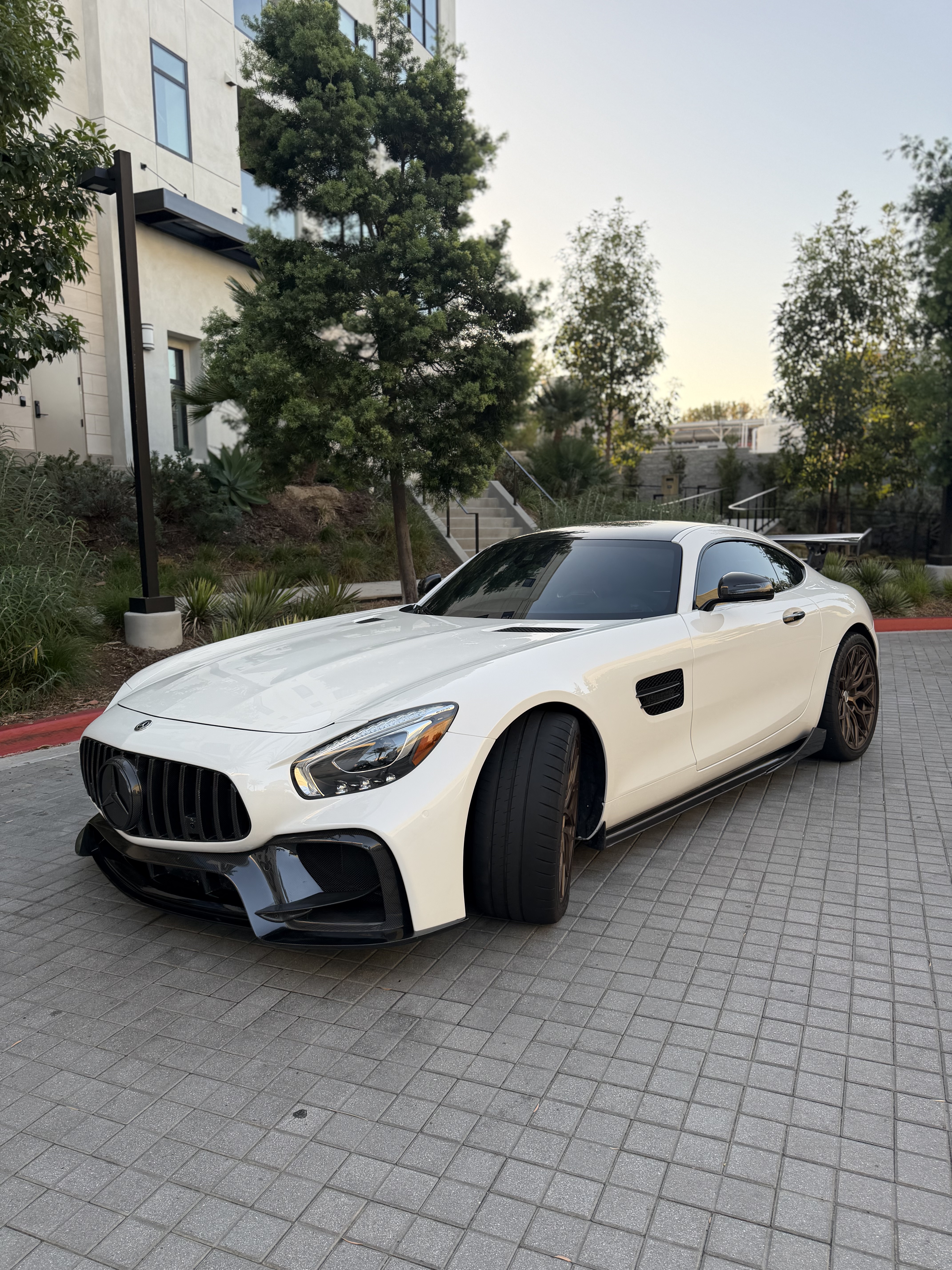 Used 2016 Mercedes-Benz AMG GT S w/ Exclusive Interior Package image 4
