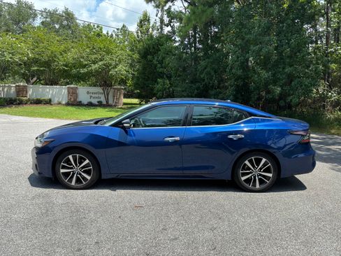 Used 2022 Nissan Maxima SV w/ Floor Mat Group FWD image 5