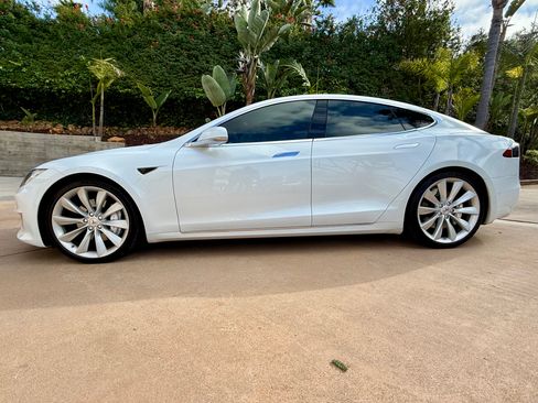 Used 2016 Tesla Model S 75D image 8