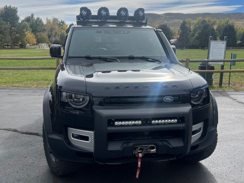 Used 2023 Land Rover Defender 110 S image 4