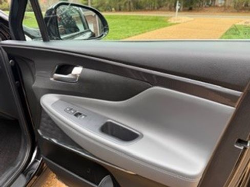 Used 2023 Hyundai Santa Fe SEL w/ Premium Package image 12