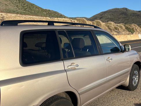 Used 2004 Toyota Highlander 2WD V6 image 11