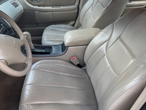 Used 2000 Toyota Avalon XLS image 4