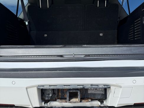 Used 2016 Cadillac Escalade ESV Premium image 16