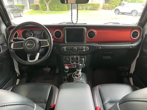Used 2021 Jeep Wrangler Unlimited Rubicon AWD/4WD image 17