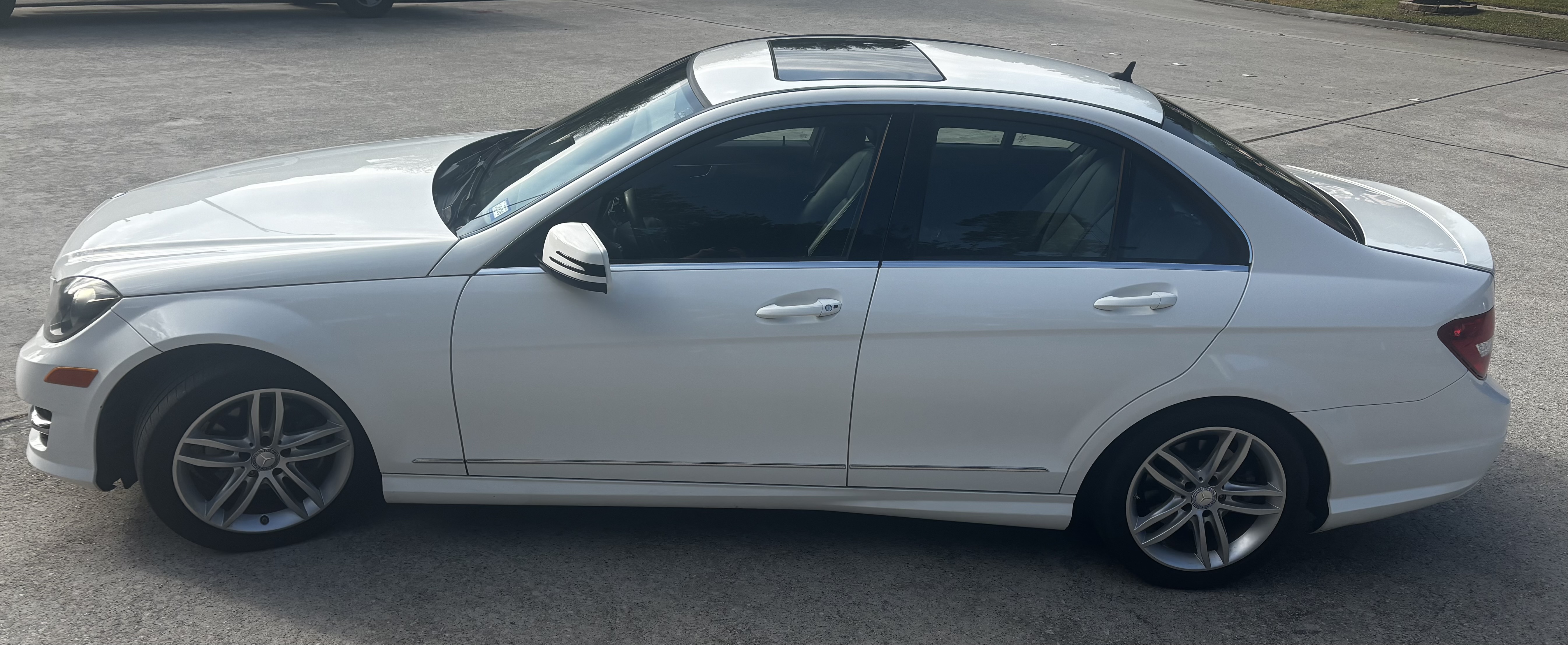 Used 2014 Mercedes-Benz C 250 Sedan image 4