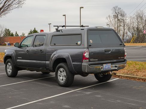 Used 2012 Toyota Tacoma 4x4 Double Cab w/ SR5 Pkg image 5