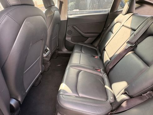 Used 2021 Tesla Model Y Long Range image 11