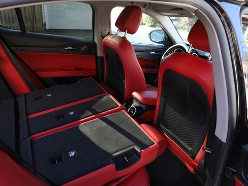 Used 2021 Alfa Romeo Stelvio Sprint w/ Nero Edizione image 2