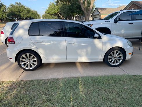 Used 2013 Volkswagen Golf TDI FWD image 2