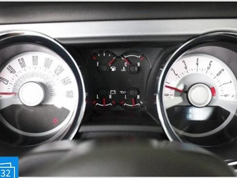 Used 2012 Ford Mustang Premium image 26