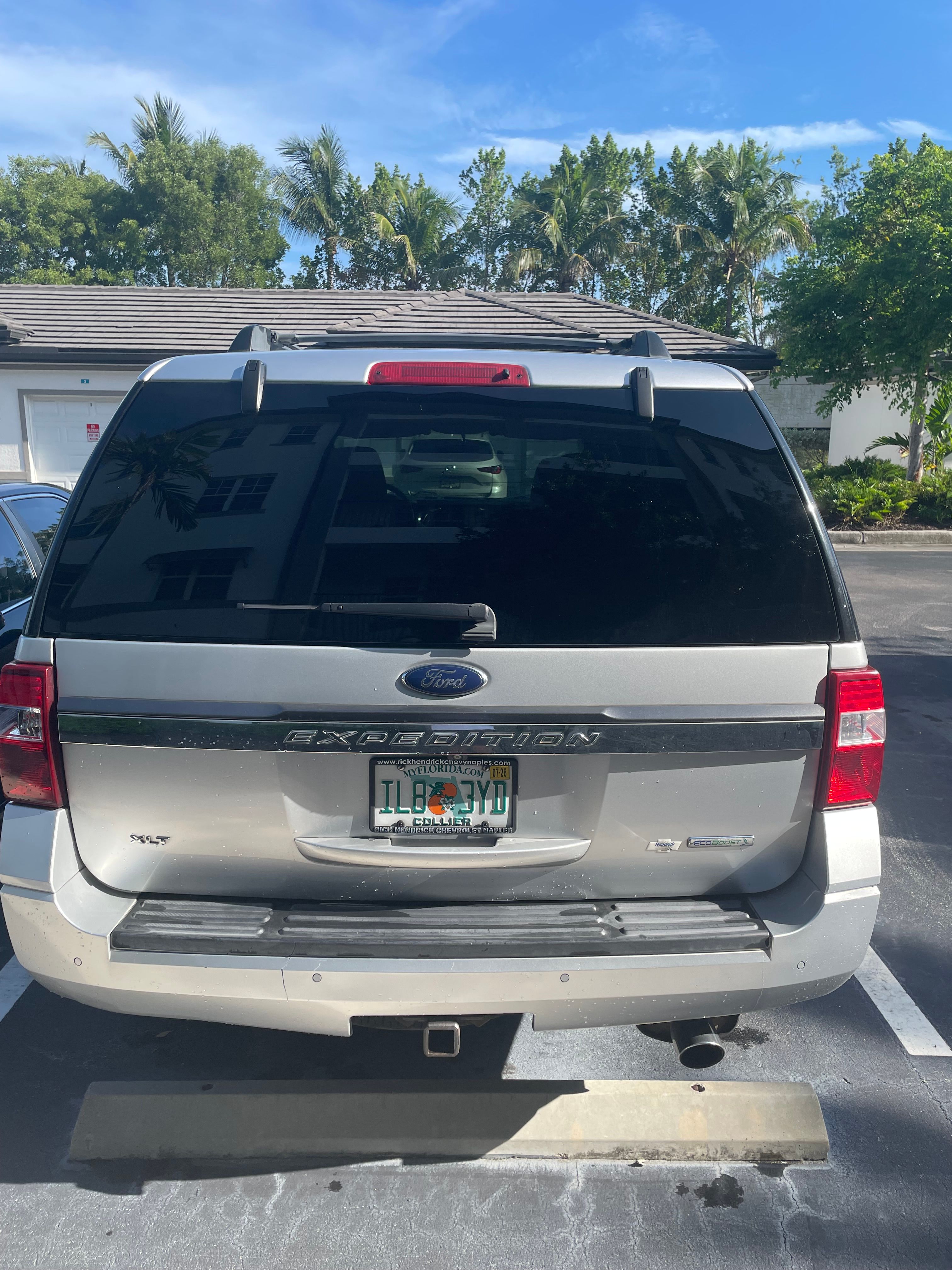 Used 2017 Ford Expedition XLT AWD/4WD image 4