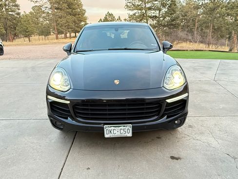 Used 2015 Porsche Cayenne S image 9