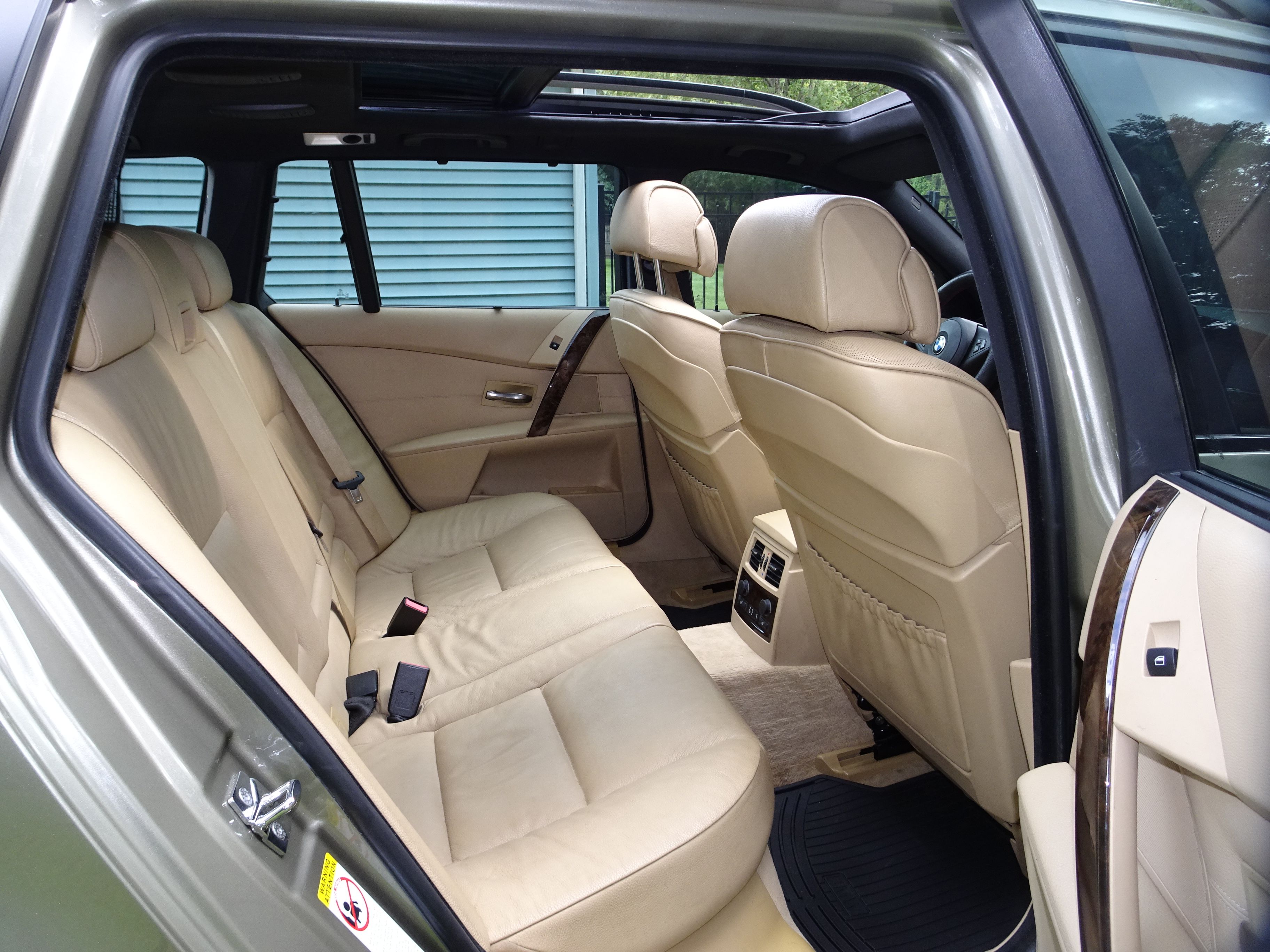 Used 2007 BMW 530xi Wagon AWD/4WD image 24