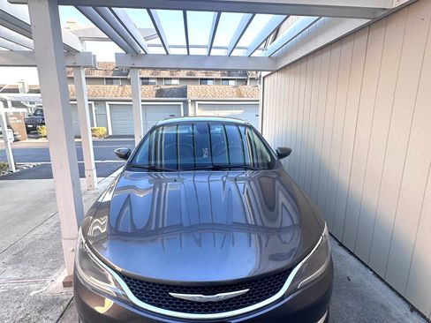 Used 2016 Chrysler 200 Limited Platinum image 1