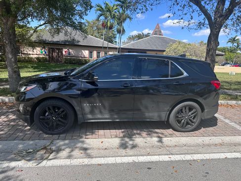 Used 2020 Chevrolet Equinox LT w/ Midnight Edition image 4
