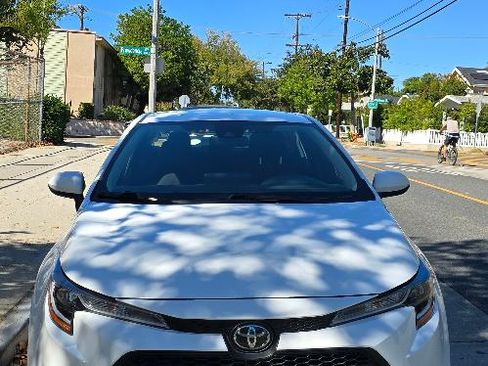 Used 2022 Toyota Corolla LE image 6